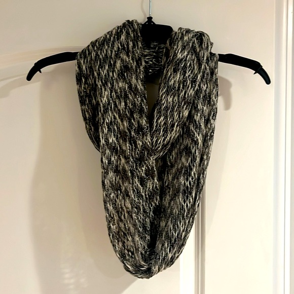 Scarf - Picture 2 of 4